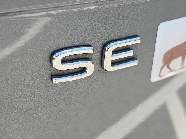 Used 2022 Volkswagen Tiguan SE R-Line AWD/4WD image 9