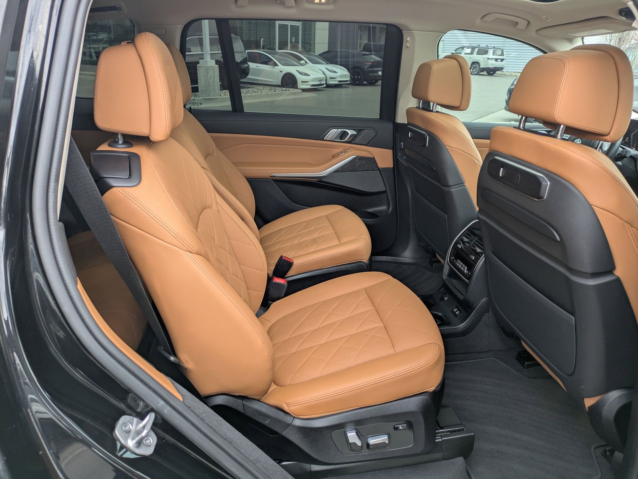 Used 2023 BMW X7 xDrive40i w/ Premium Package image 33