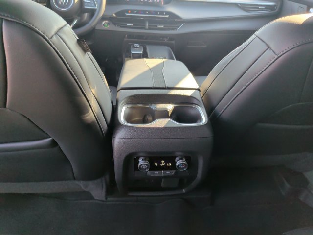 Used 2025 Buick Enclave Preferred w/ Power Package FWD image 23
