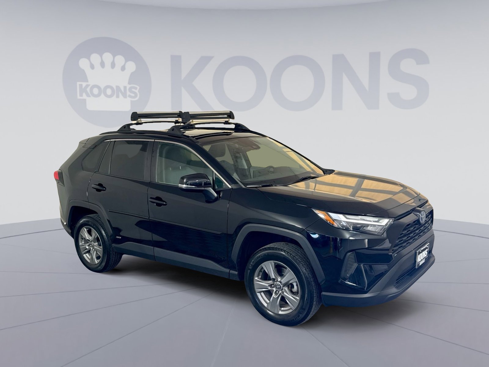 Used 2022 Toyota RAV4 XLE image 8