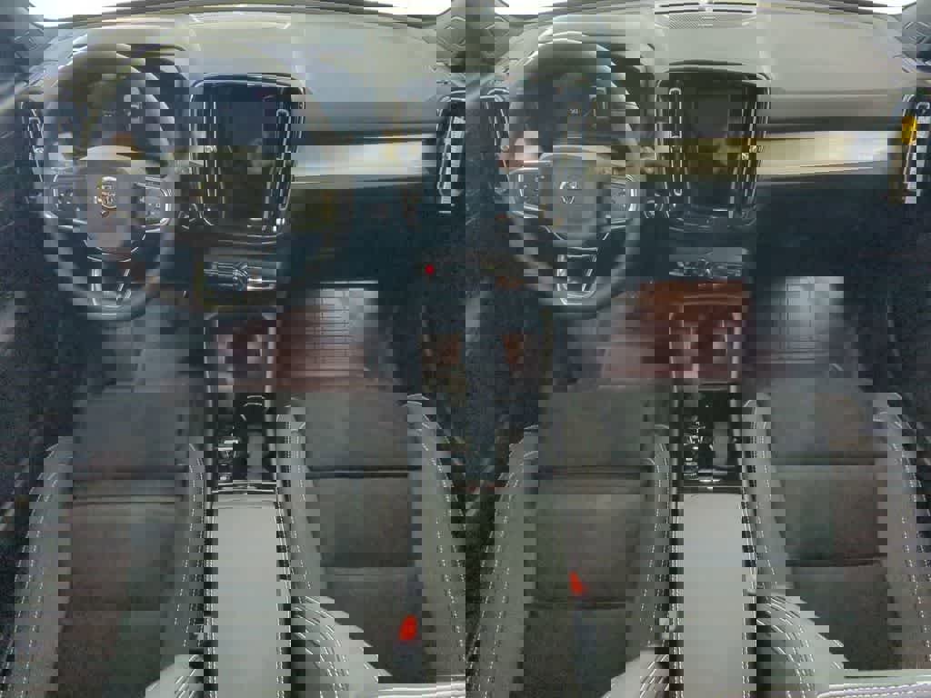 New 2026 Volvo XC40 B5 Ultra w/ Protection Package Premier image 14