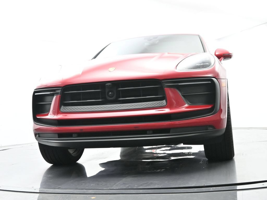 Certified 2025 Porsche Macan AWD/4WD image 56