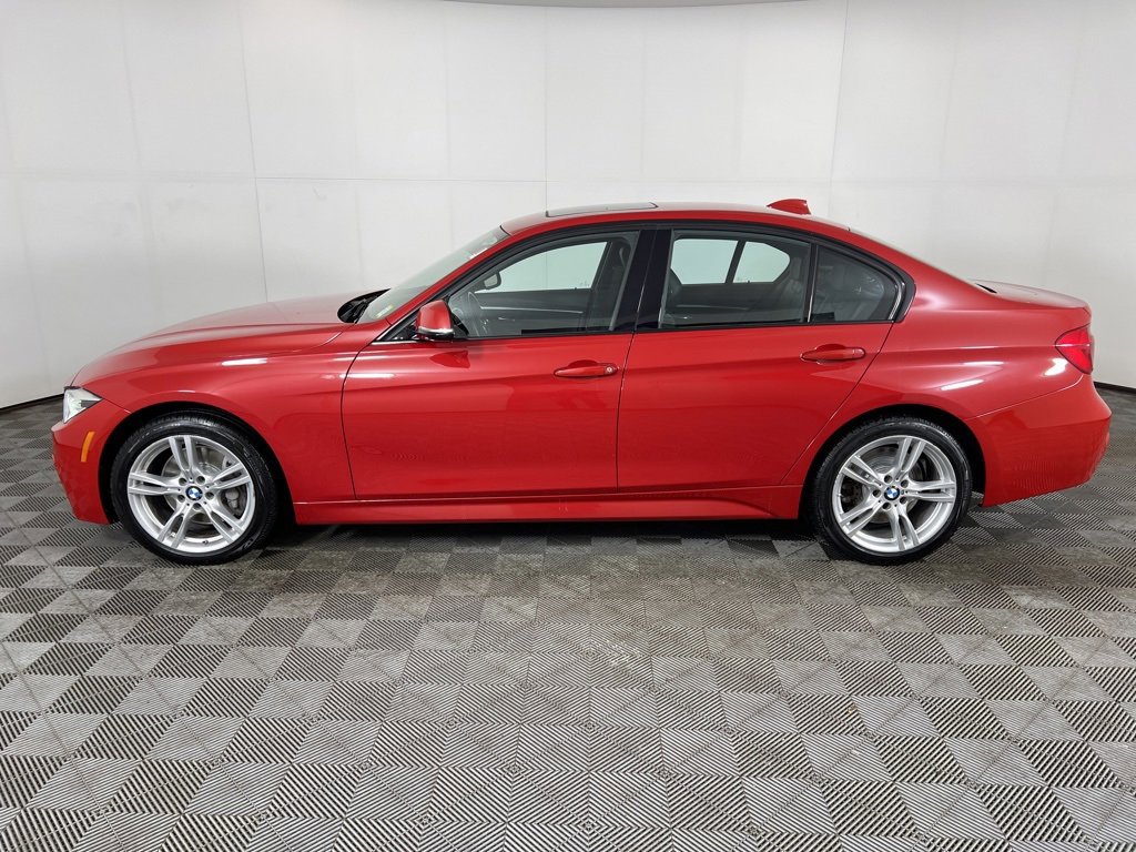 Used 2017 BMW 330i xDrive Sedan image 12