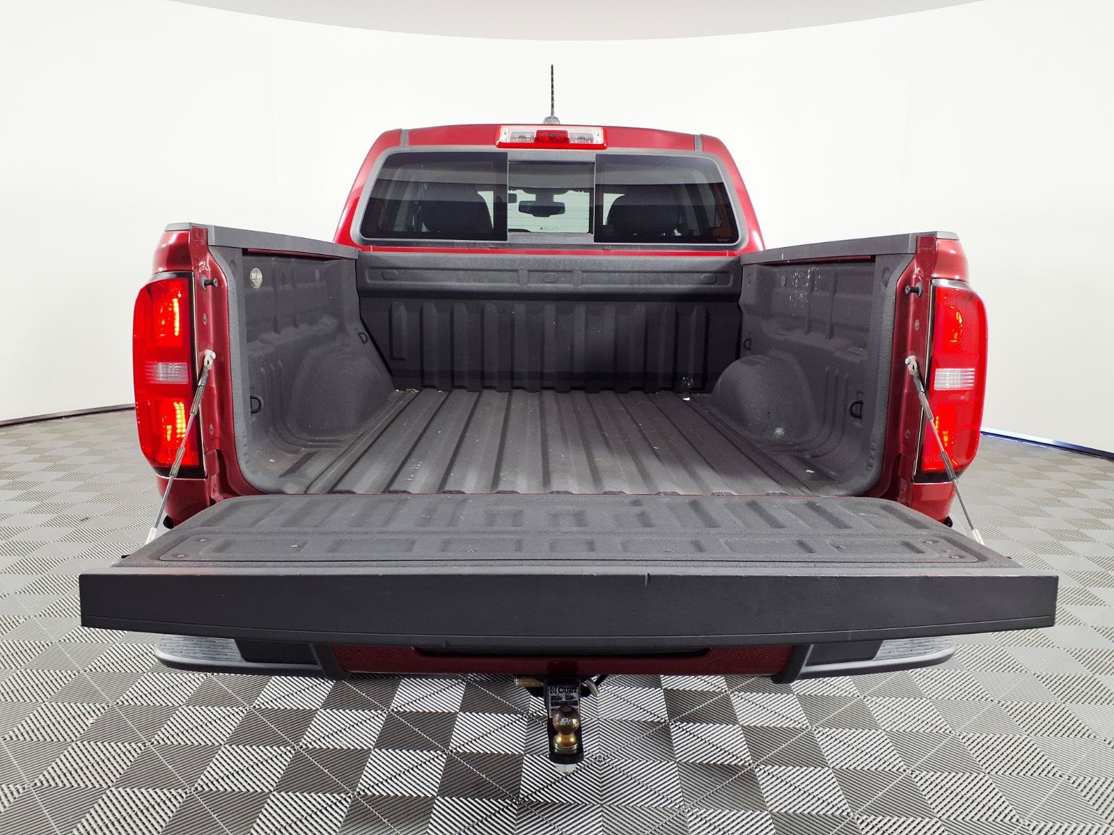 Used 2017 Chevrolet Colorado Z71 AWD/4WD image 8