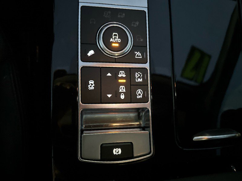 Used 2017 Land Rover Discovery HSE image 53