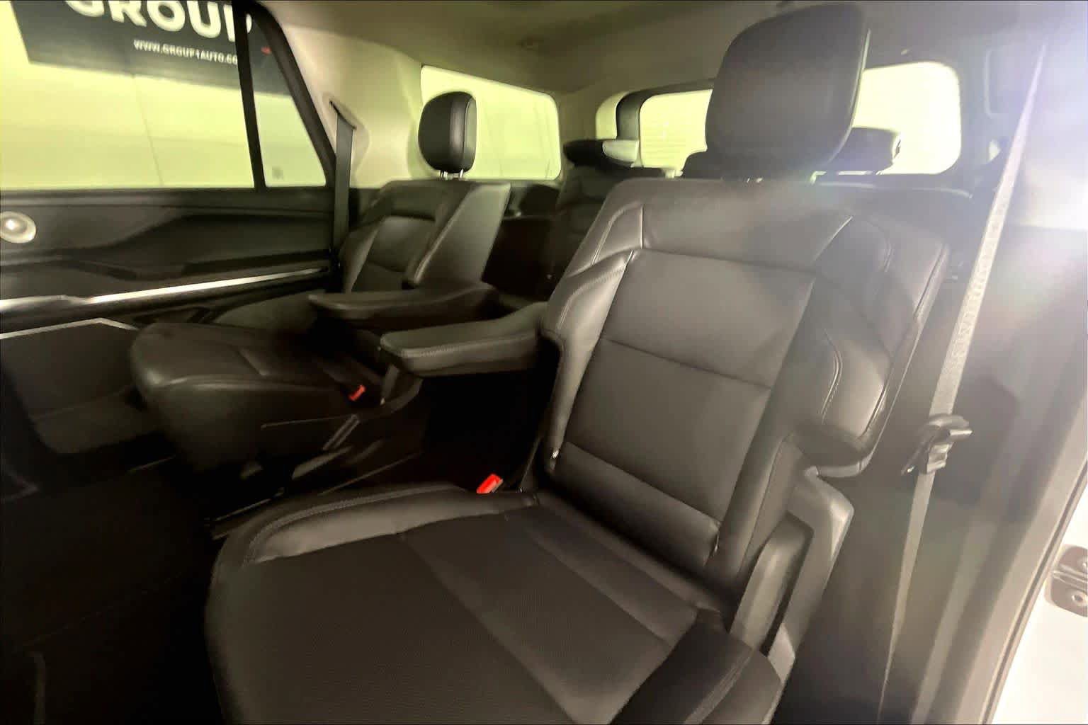 Used 2025 Lincoln Navigator Reserve image 18