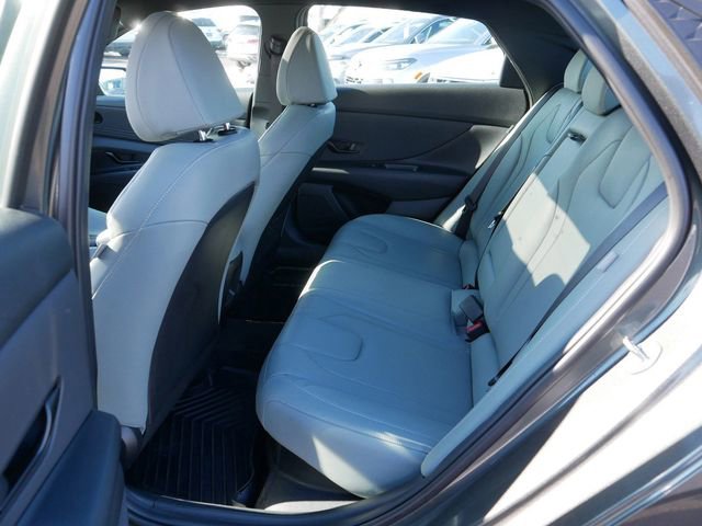 Used 2024 Hyundai Elantra Limited image 16
