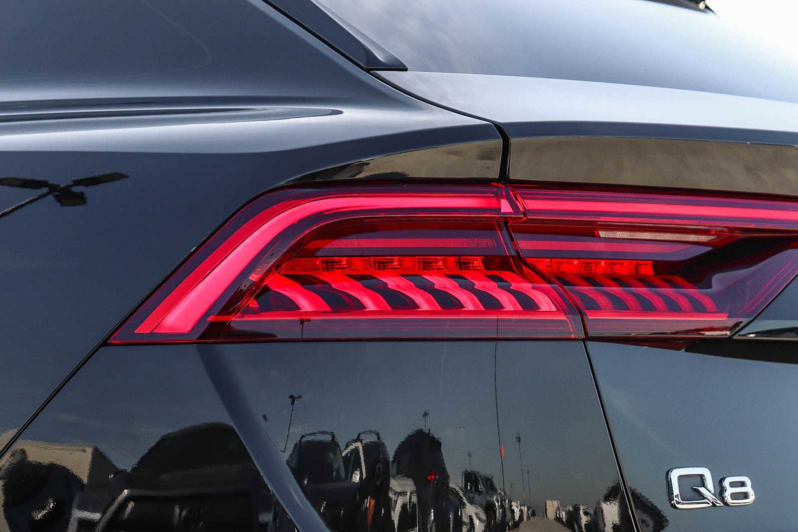 Used 2022 Audi Q8 Premium Plus image 12