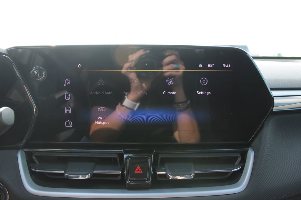 Used 2025 Chevrolet TrailBlazer LT w/ Convenience Package FWD image 54