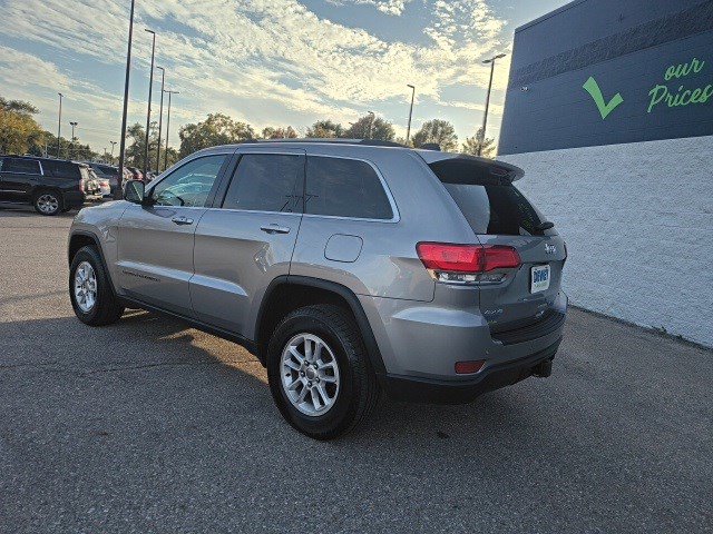 Used 2019 Jeep Grand Cherokee Laredo image 3