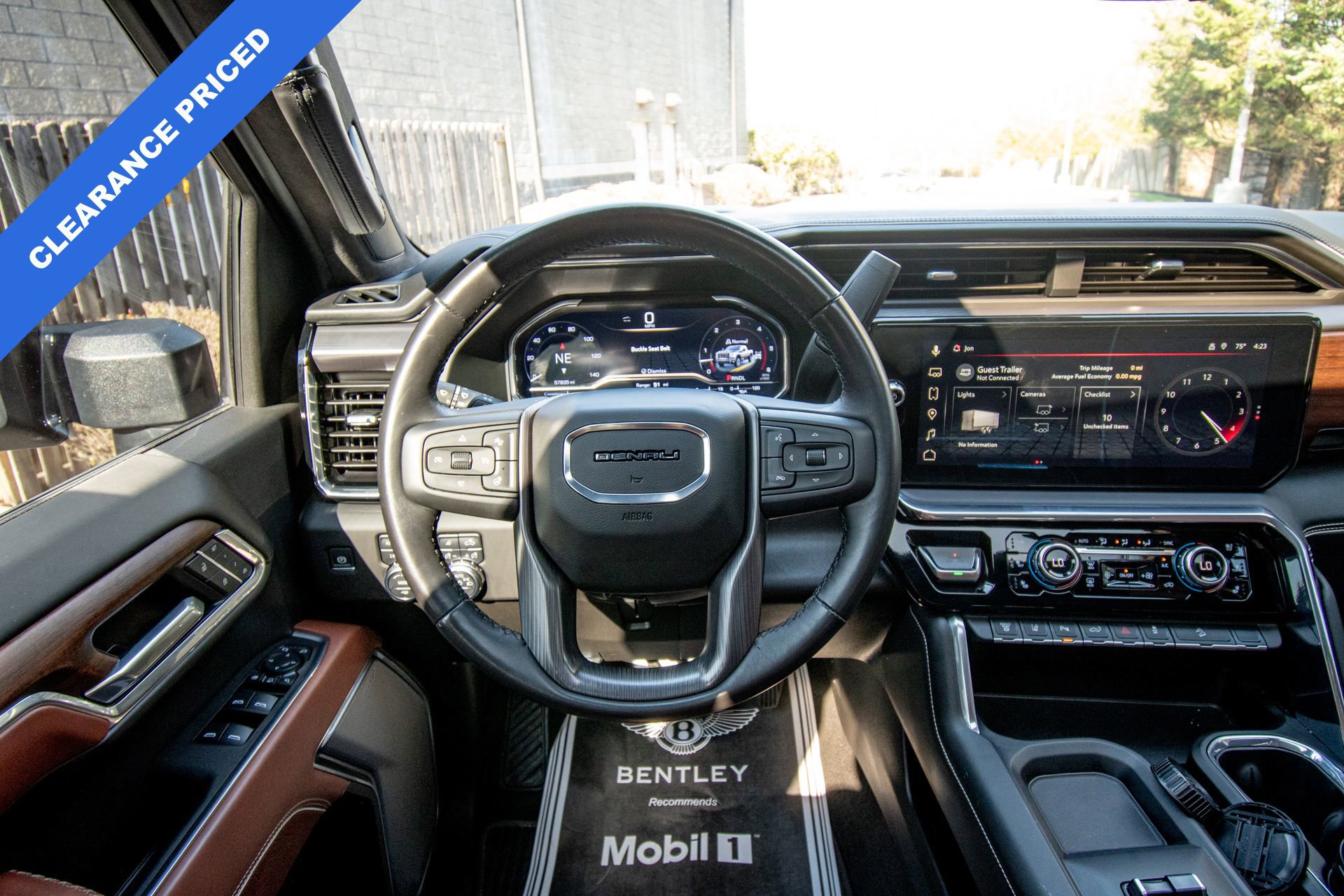 Used 2025 GMC Sierra 2500 Denali Ultimate AWD/4WD image 13