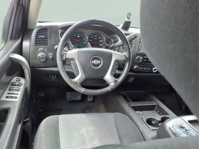 Used 2010 Chevrolet Silverado 2500 LT w/ Interior Plus Package AWD/4WD image 4