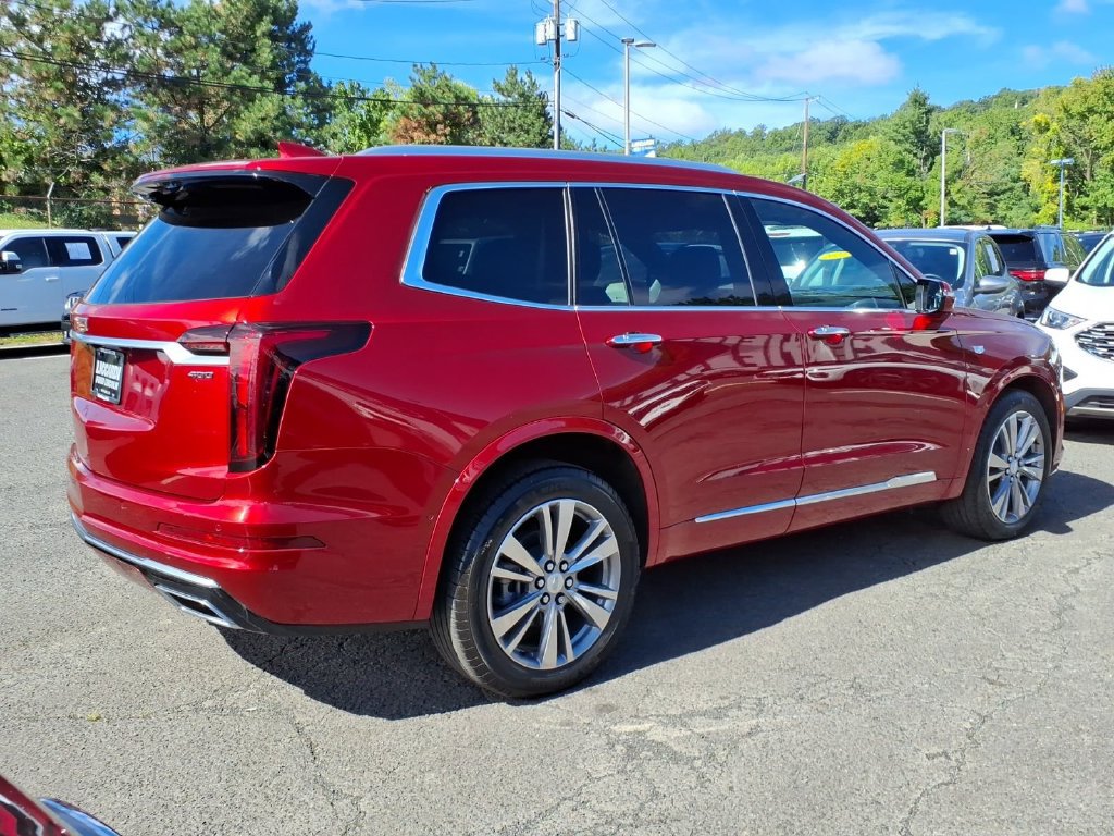 Used 2023 Cadillac XT6 Premium Luxury w/ Technology Package AWD/4WD image 7