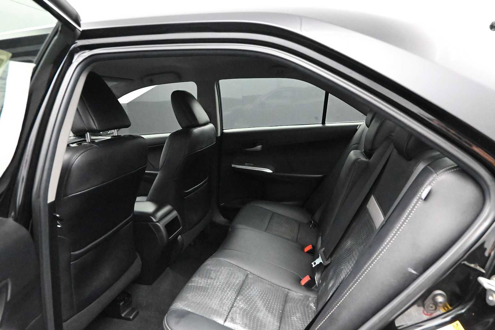 Used 2014 Toyota Camry SE FWD image 50
