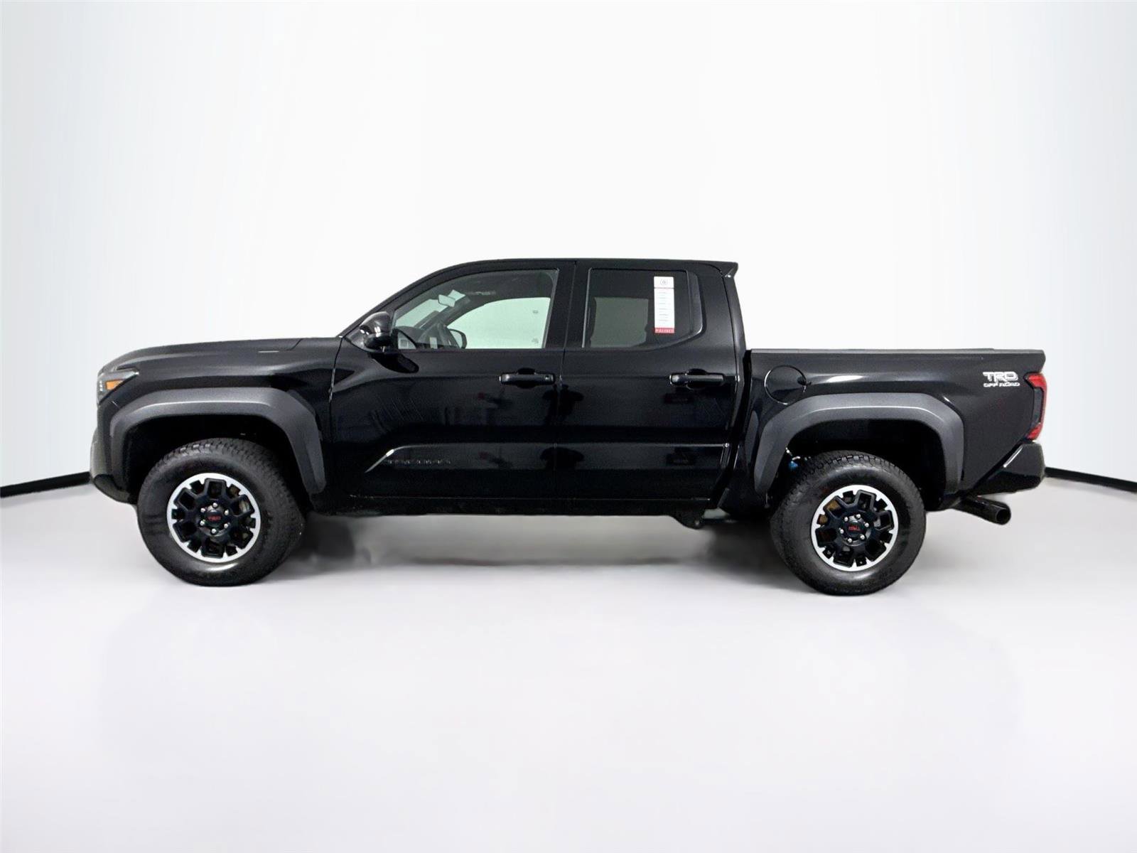 Certified 2025 Toyota Tacoma TRD Off-Road image 13