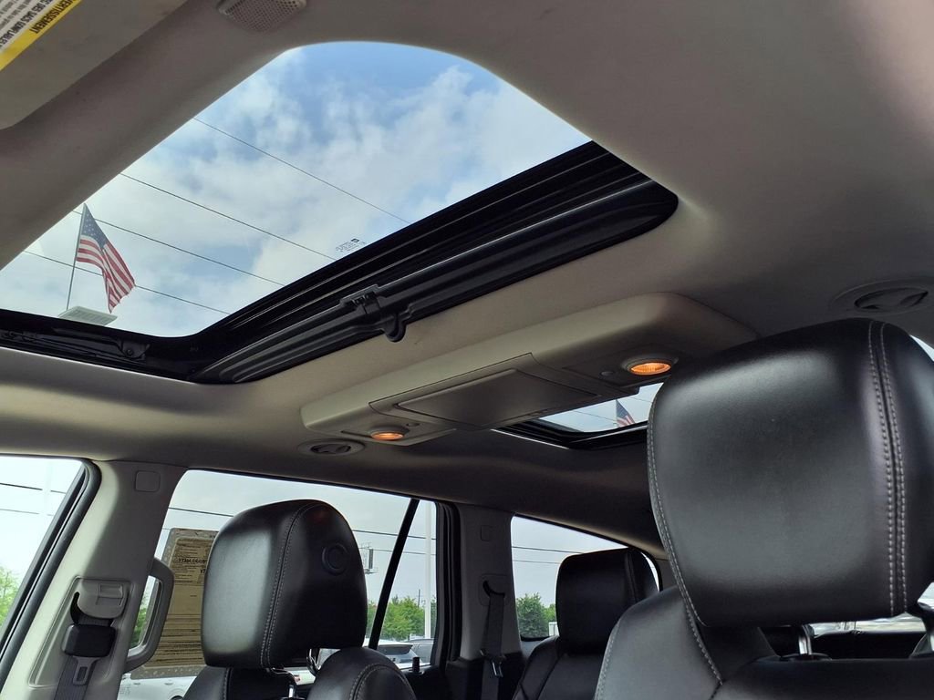 Used 2013 Buick Enclave Premium FWD image 19