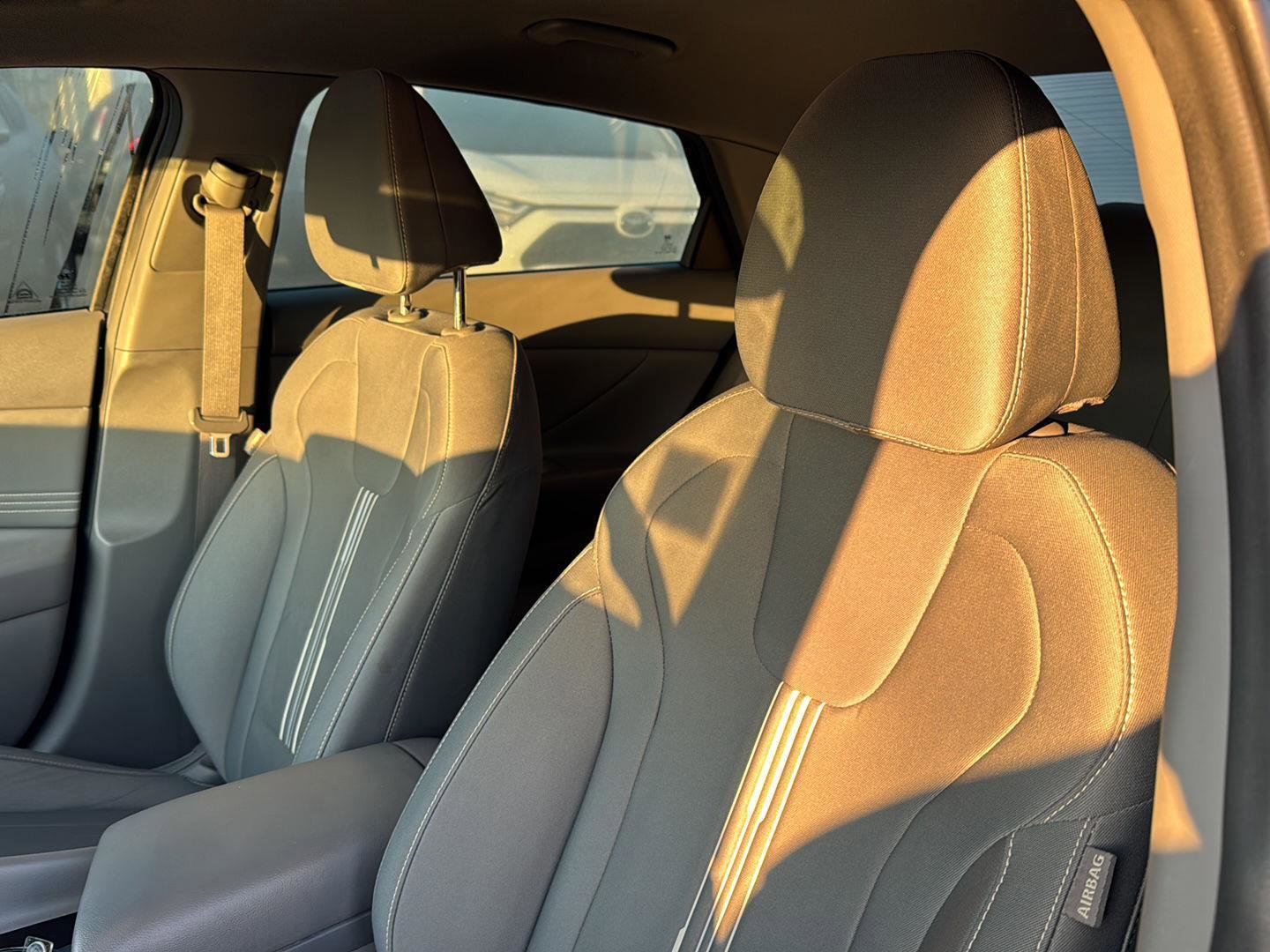 Used 2023 Hyundai Elantra SEL w/ Convenience Package image 25