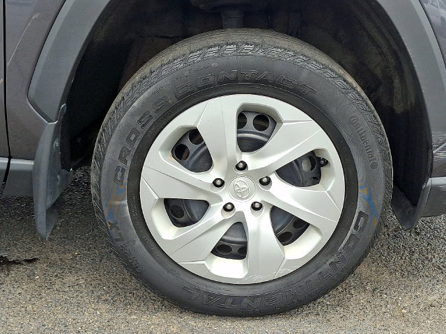 Used 2023 Toyota RAV4 LE AWD/4WD image 8