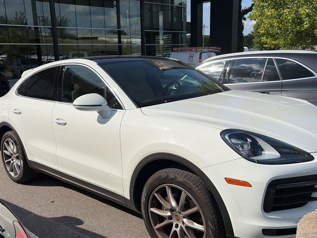 Used 2020 Porsche Cayenne AWD/4WD image 1