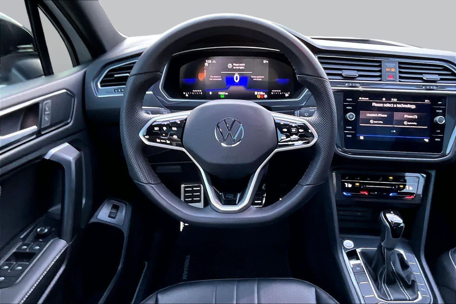 Used 2024 Volkswagen Tiguan SE R-Line AWD/4WD image 6