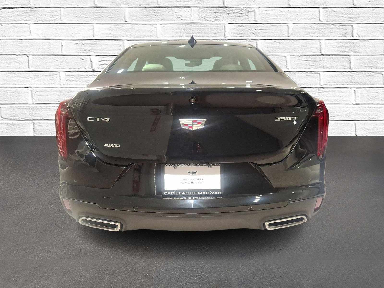 Used 2025 Cadillac CT4 Premium Luxury image 5