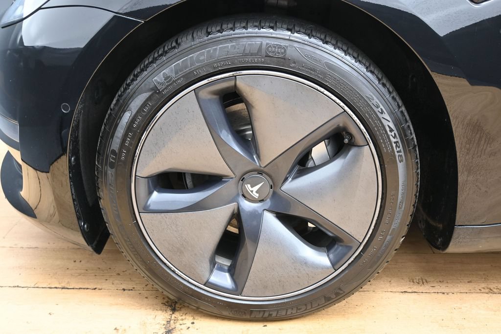 Used 2018 Tesla Model 3 Mid Range RWD image 37
