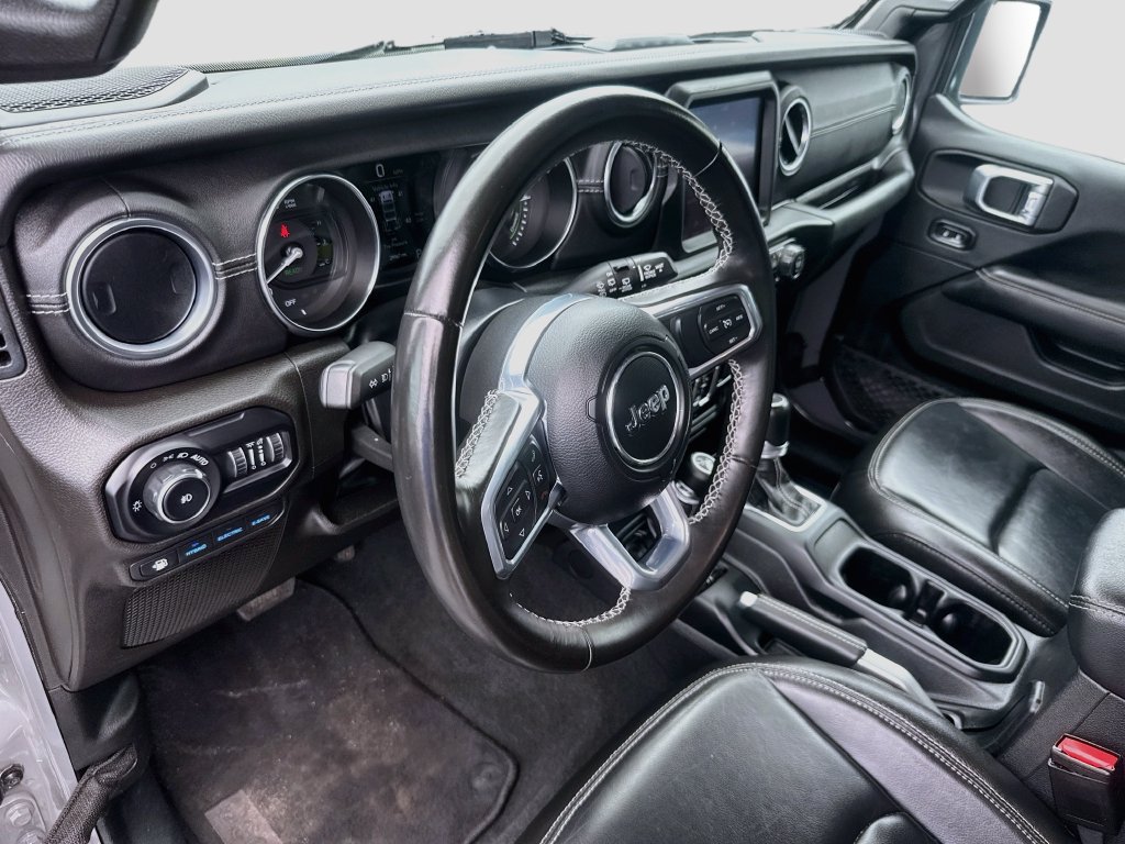 Used 2022 Jeep Wrangler Unlimited Sahara AWD/4WD image 10