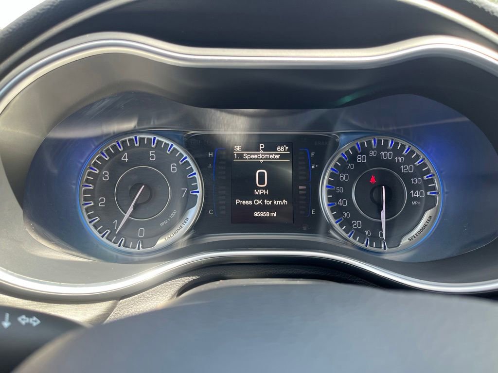 Used 2015 Chrysler 200 Limited w/ Convenience Group FWD image 18