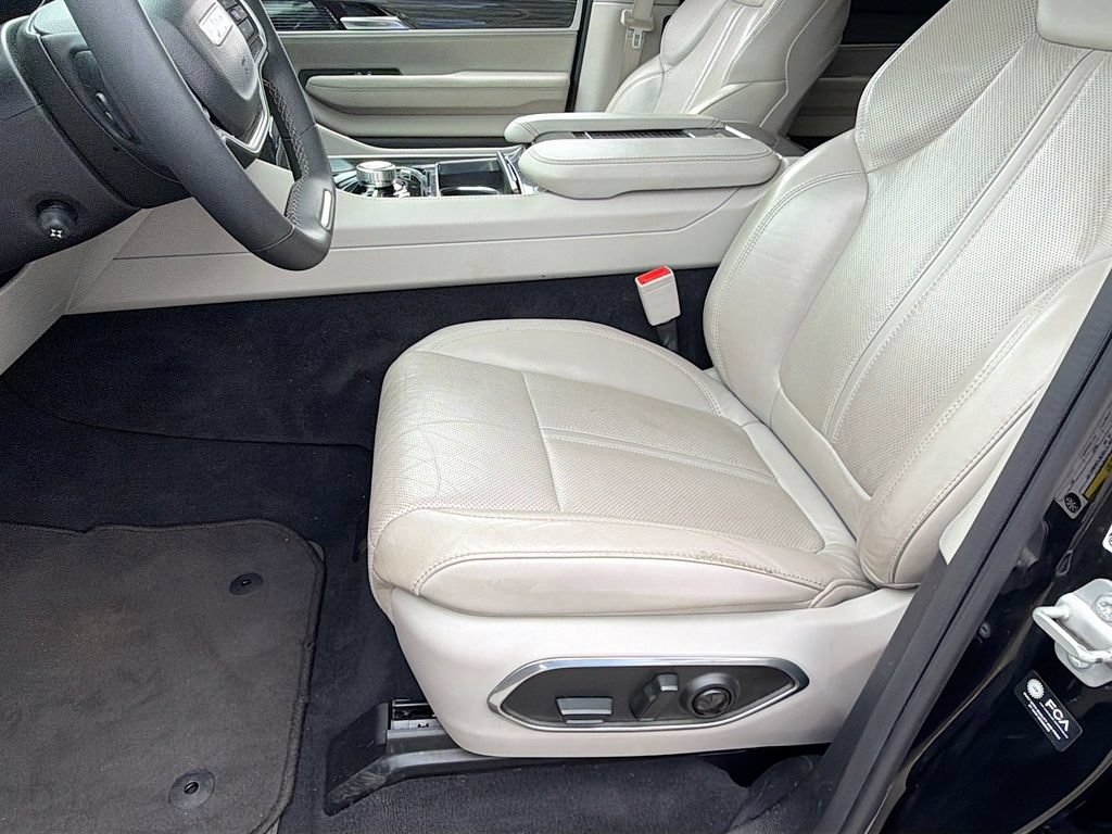 Used 2022 Jeep Wagoneer Series III w/ Convenience Group I AWD/4WD image 14