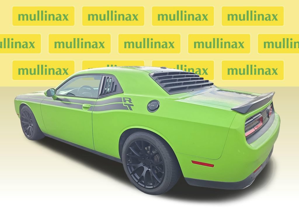 Used 2015 Dodge Challenger R/T RWD image 10