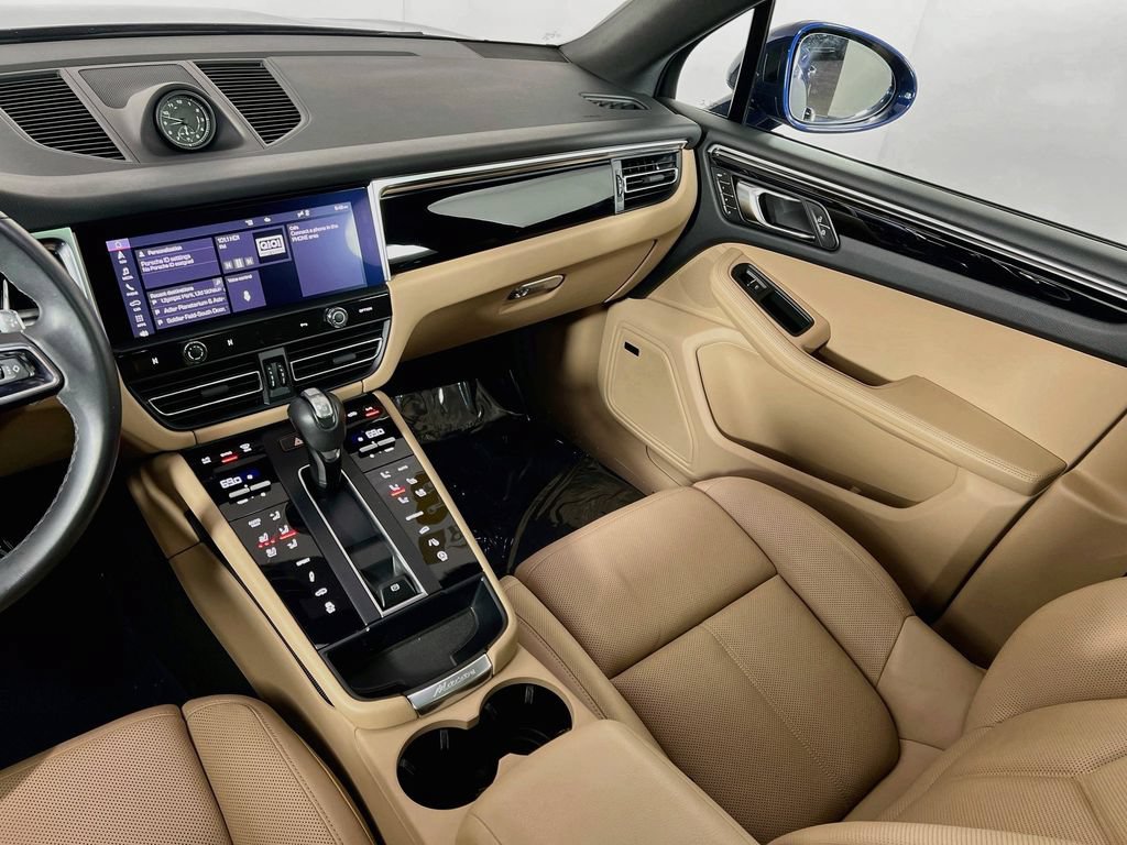 Used 2023 Porsche Macan Turbo AWD/4WD image 25