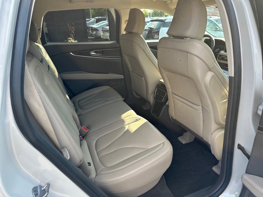 Used 2022 Lincoln Nautilus FWD w/ Premium Package image 18