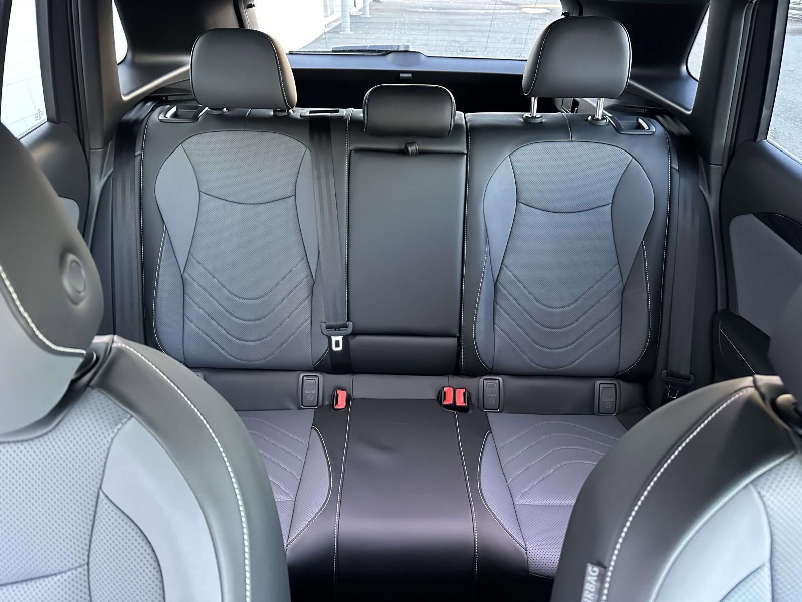 New 2026 Volkswagen Tiguan SE R-Line image 14