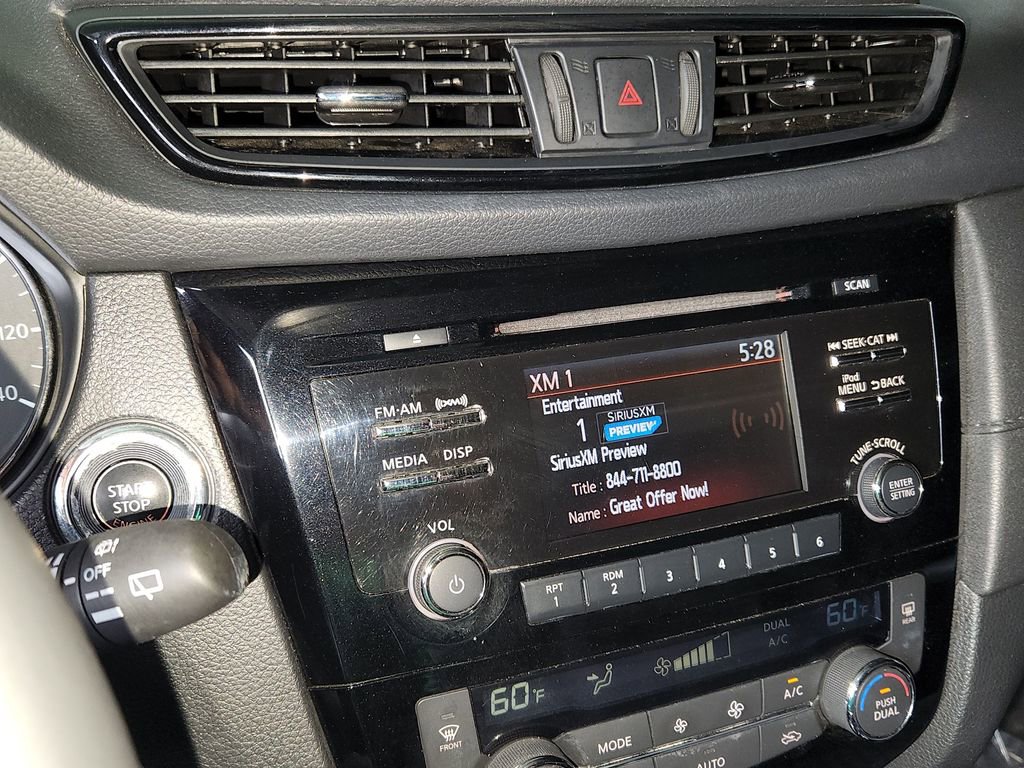 Used 2017 Nissan Rogue SV AWD/4WD image 17
