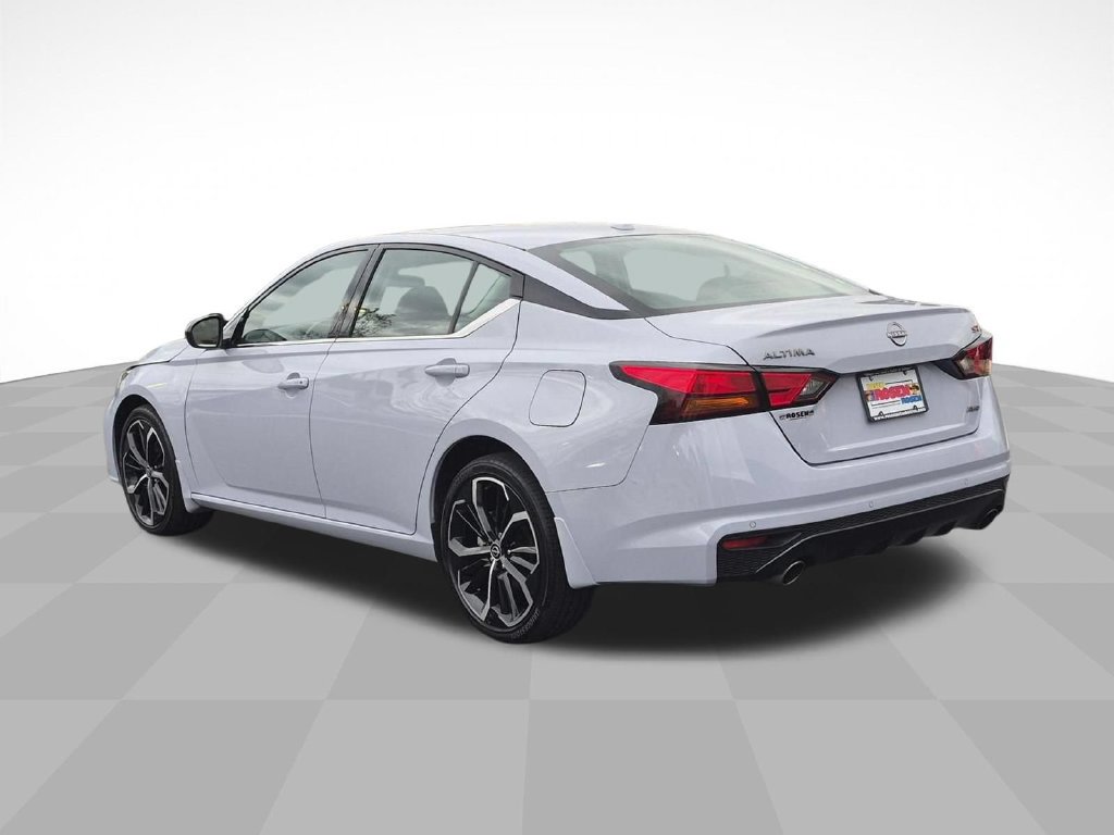 Used 2024 Nissan Altima 2.5 SR w/ SR Premium Package AWD/4WD image 5