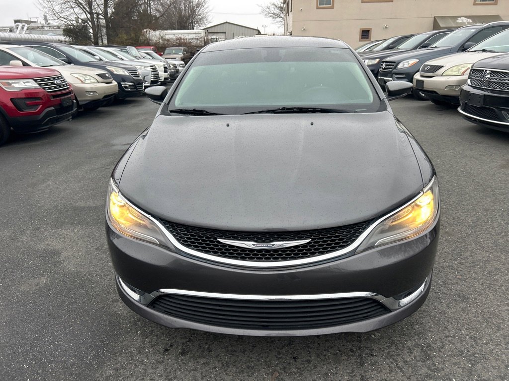 Used 2016 Chrysler 200 Limited image 2