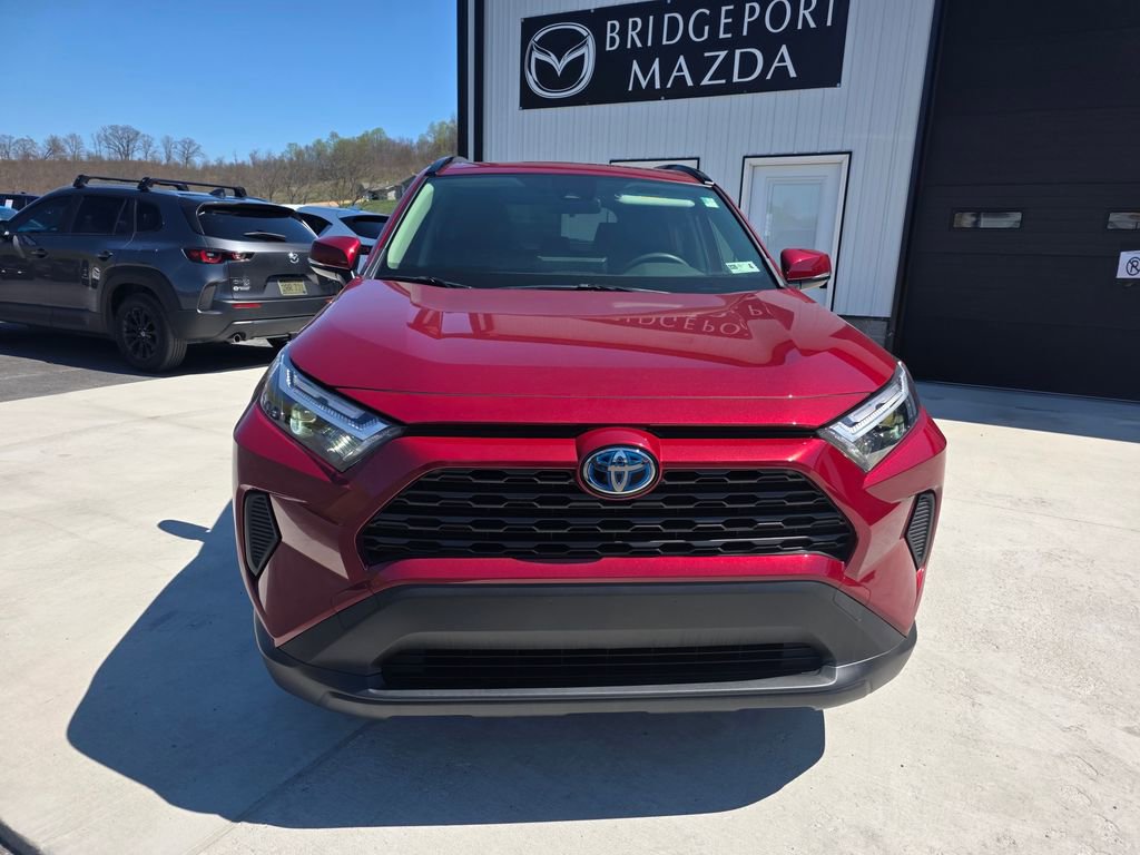 Used 2024 Toyota RAV4 XLE w/ Convenience Package image 2