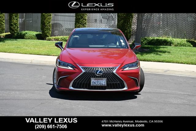 Used 2020 Lexus ES 350 Ultra Luxury w/ Accessory Package 2 FWD image 2