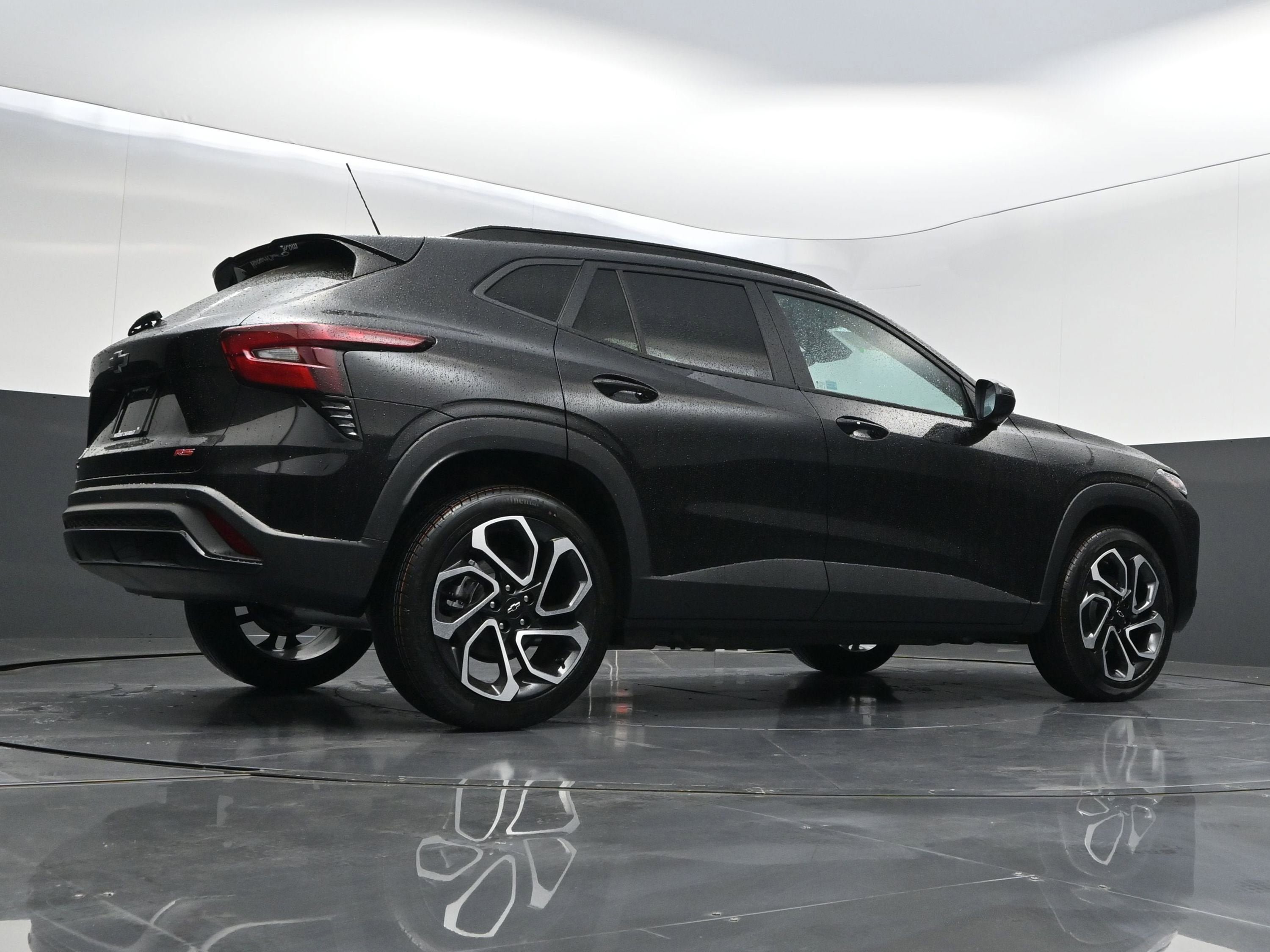 New 2026 Chevrolet Trax RS w/ Sunroof Package FWD image 39