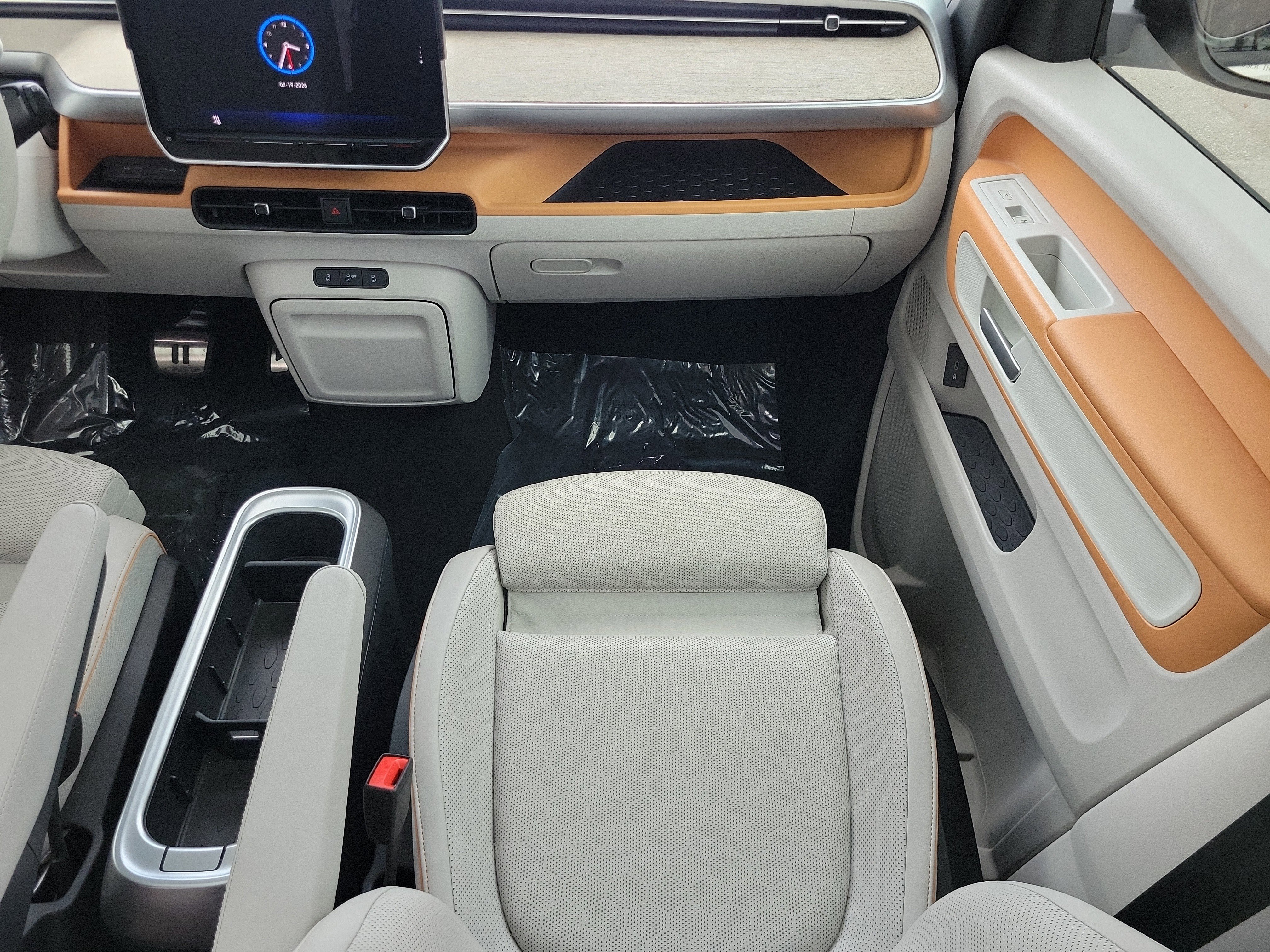 Used 2025 Volkswagen ID. Buzz 1st Edition image 17