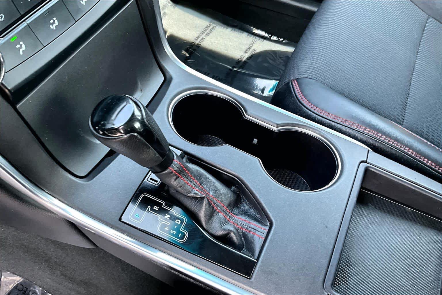 Used 2017 Toyota Camry SE FWD image 16