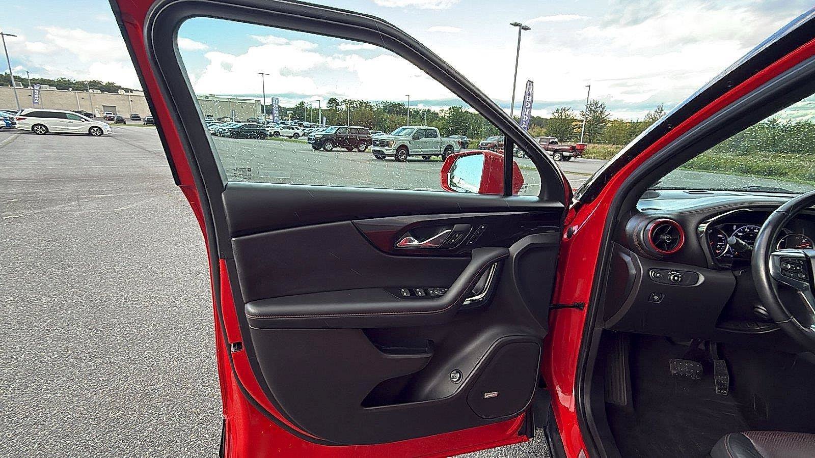 Used 2019 Chevrolet Blazer RS AWD/4WD image 23