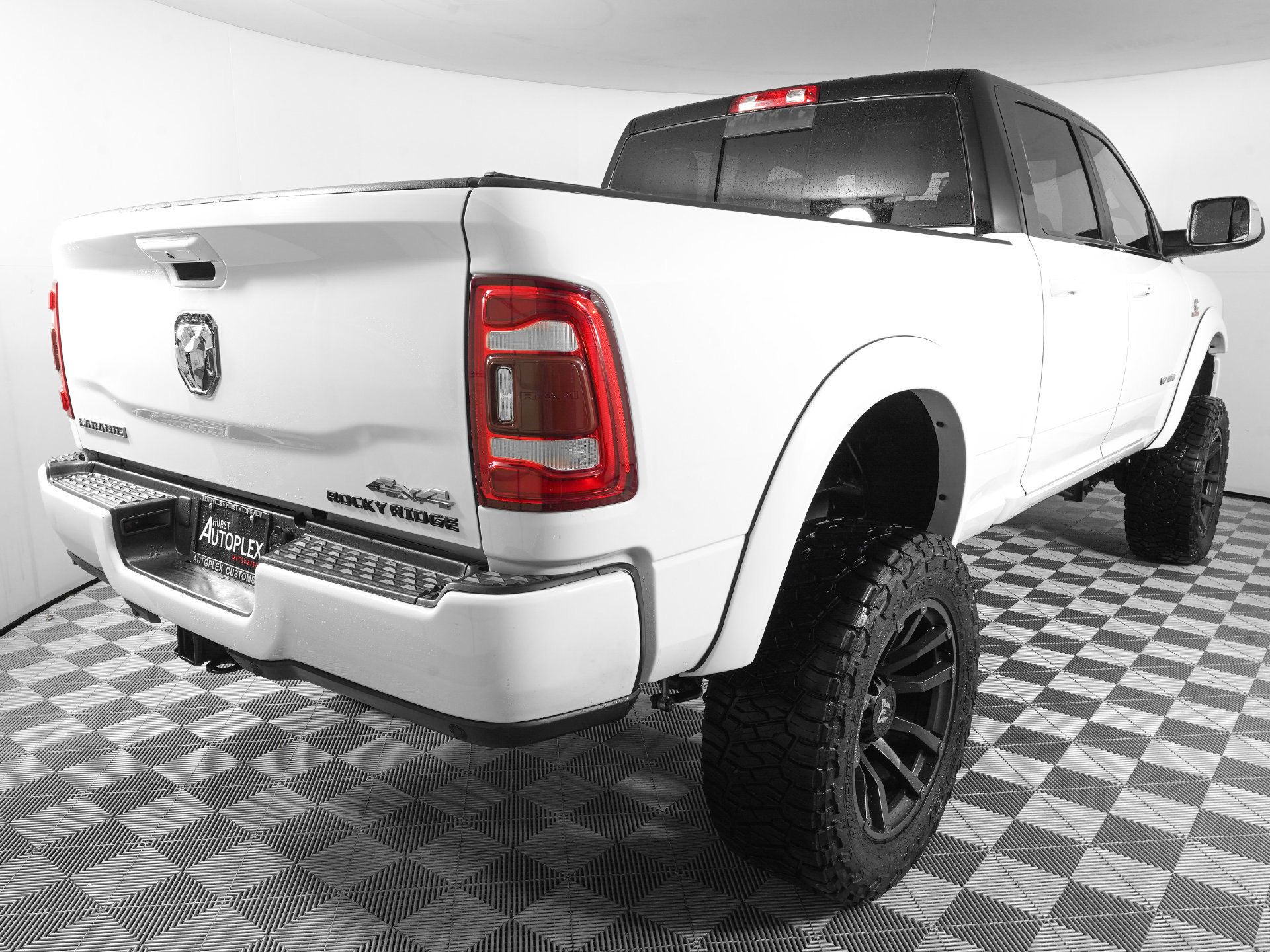 Used 2022 RAM 2500 Laramie AWD/4WD image 5