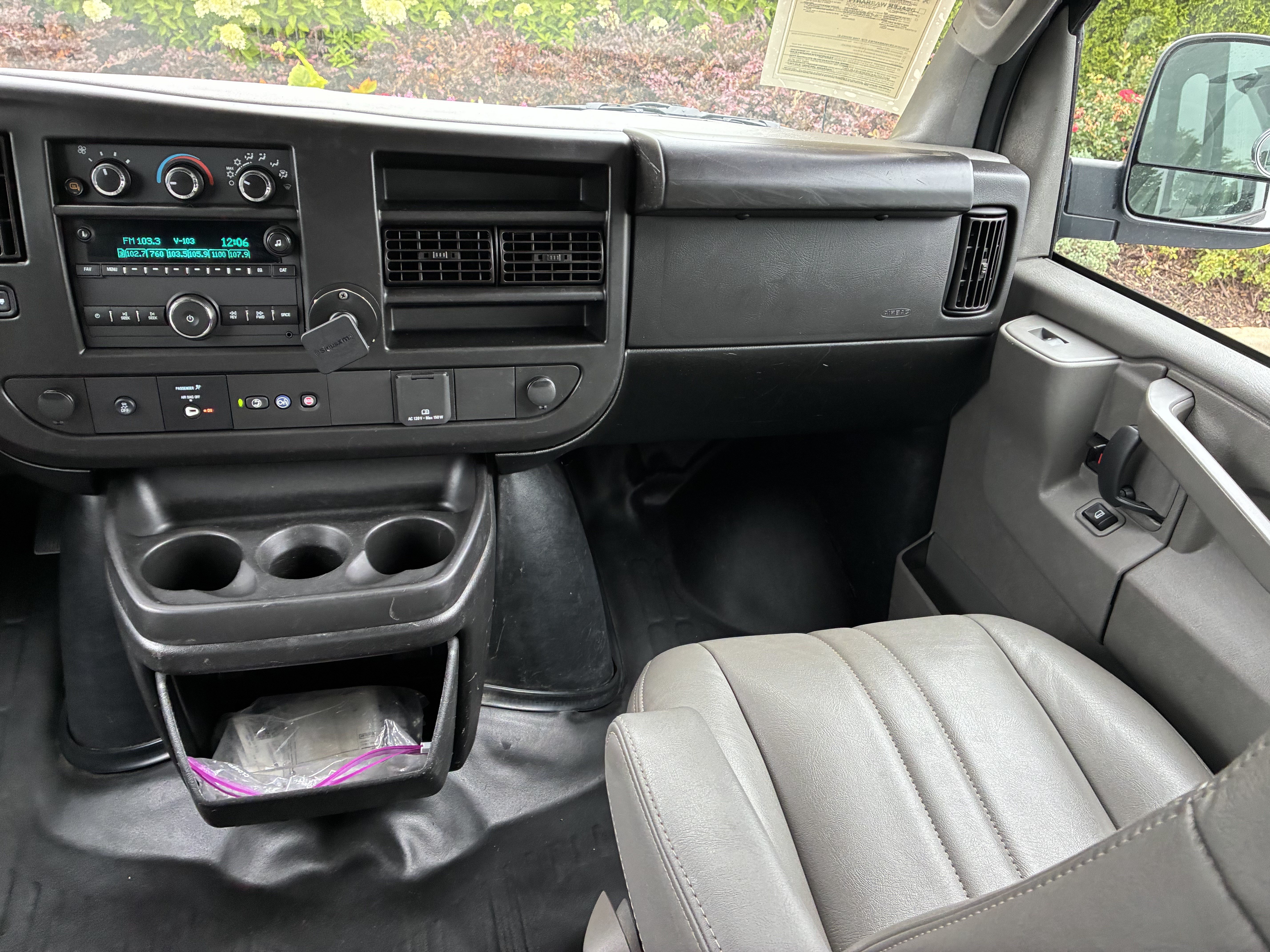 Used 2022 Chevrolet Express 2500 w/ Driver Convenience Package RWD image 22