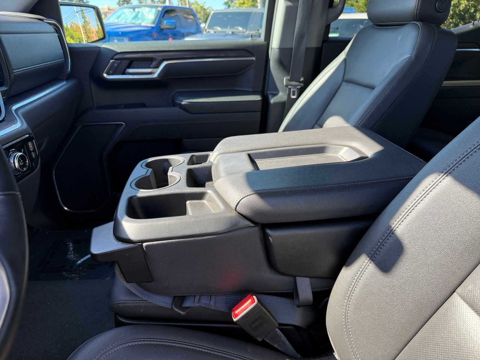 Used 2025 GMC Sierra 1500 SLT RWD image 14