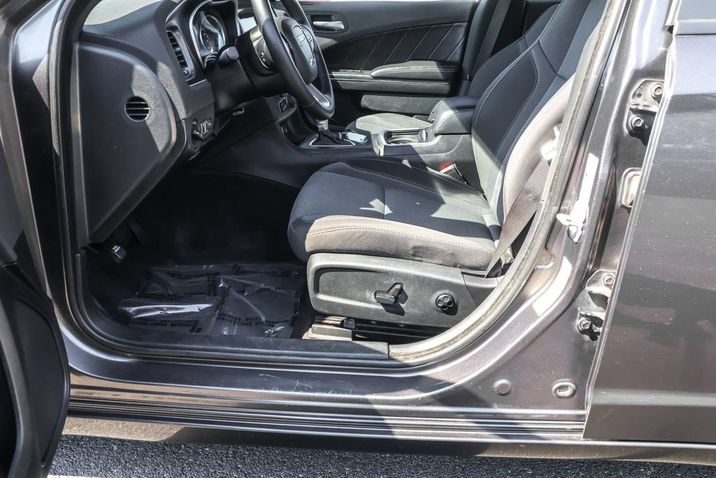 Used 2018 Dodge Charger SXT Plus w/ Driver Convenience Group RWD image 18