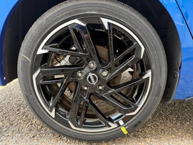 New 2026 Nissan Sentra SR w/ SR Premium Package FWD image 28