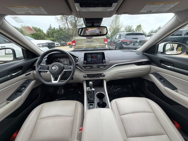 Used 2019 Nissan Altima 2.5 Platinum FWD image 15