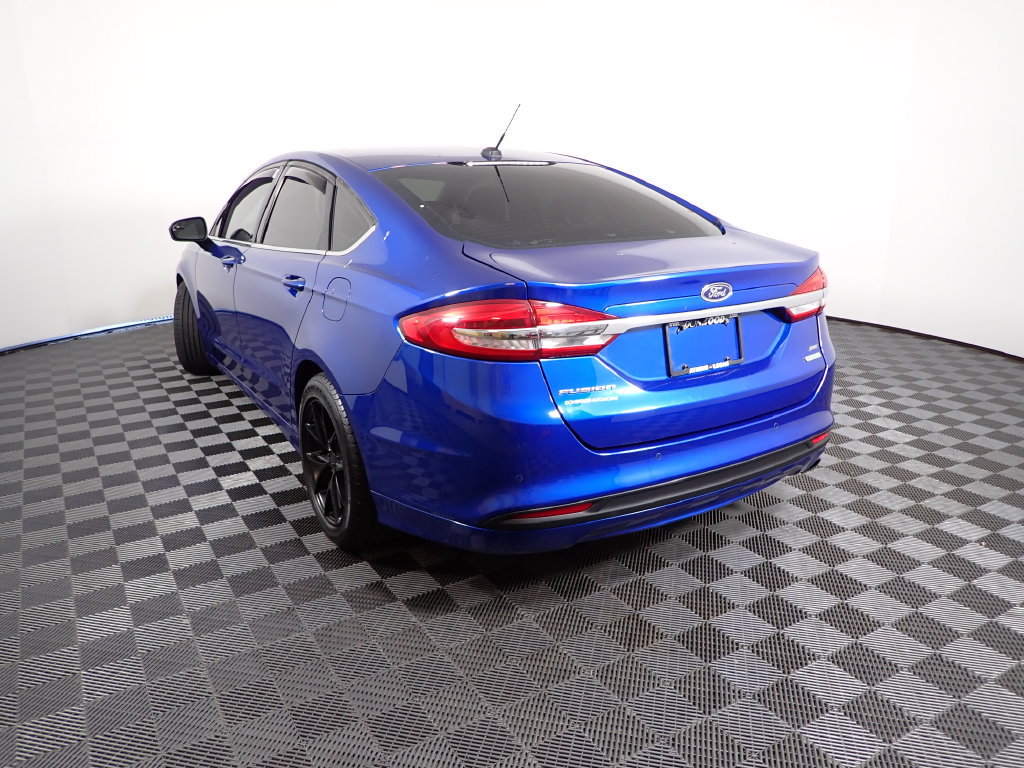 Used 2017 Ford Fusion SE w/ Fusion SE Technology Package FWD image 11