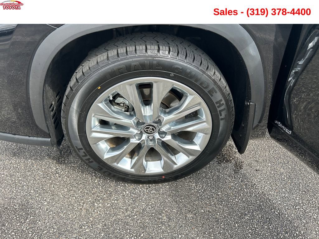 Used 2023 Toyota Highlander Limited image 24